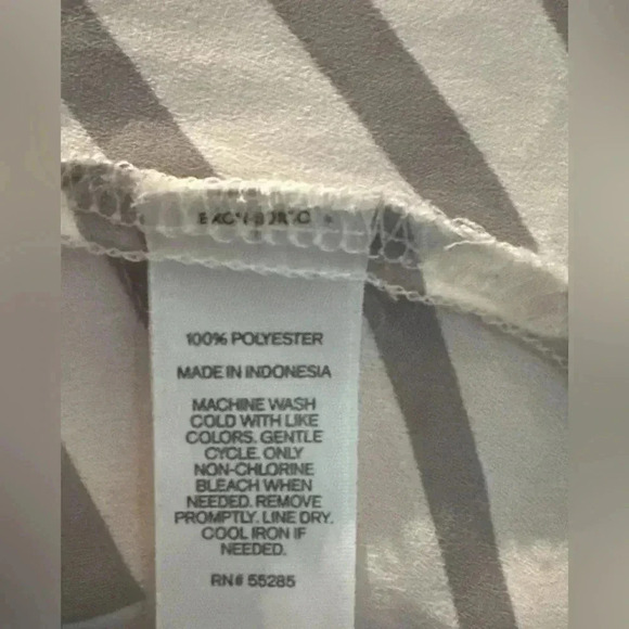 3/$20 EXPRESS the portofino shirt sm collared chevron high low adjustable sleeve - Picture 4 of 6